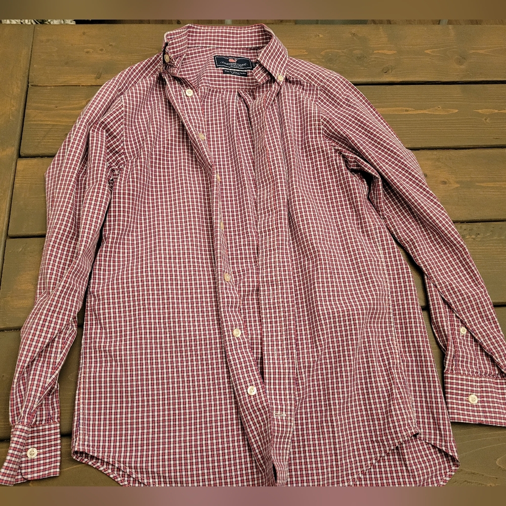 Vineyard vines slim fit whale shirt size meduim